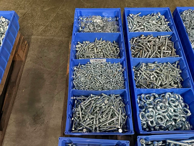 Partij bevestigingsmateriaal - afbeelding 2 van  7
