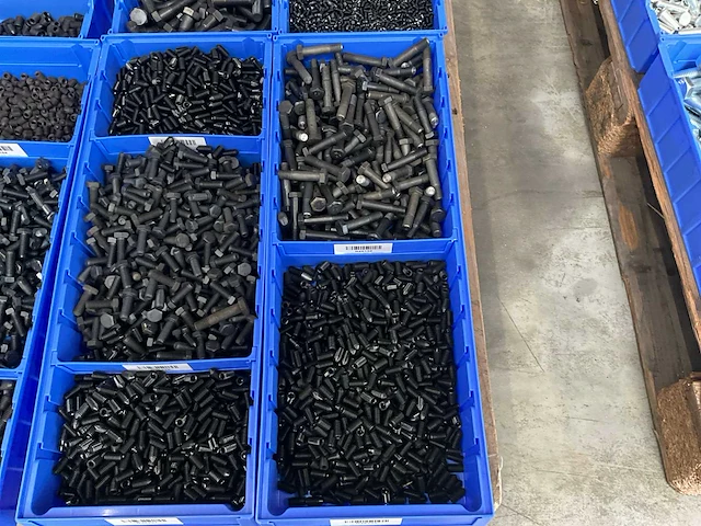 Partij bevestigingsmateriaal - afbeelding 7 van  7