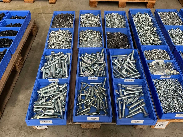 Partij bevestigingsmateriaal - afbeelding 1 van  7