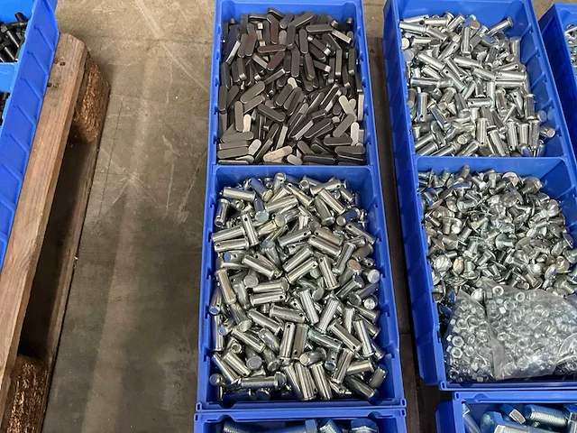 Partij bevestigingsmateriaal - afbeelding 2 van  7
