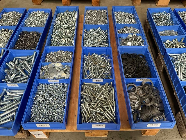 Partij bevestigingsmateriaal - afbeelding 1 van  7