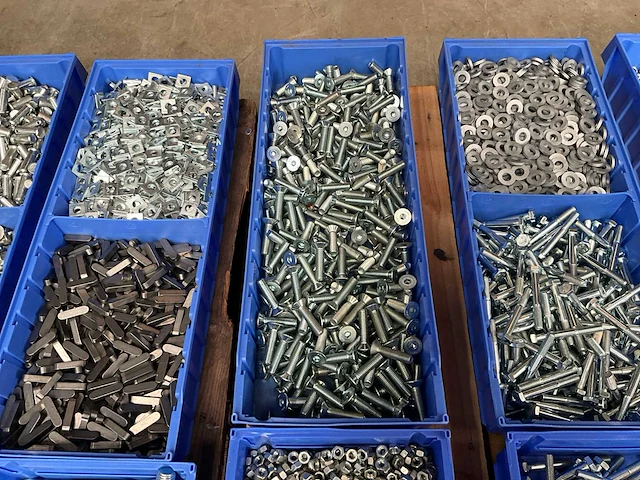 Partij bevestigingsmateriaal - afbeelding 2 van  7