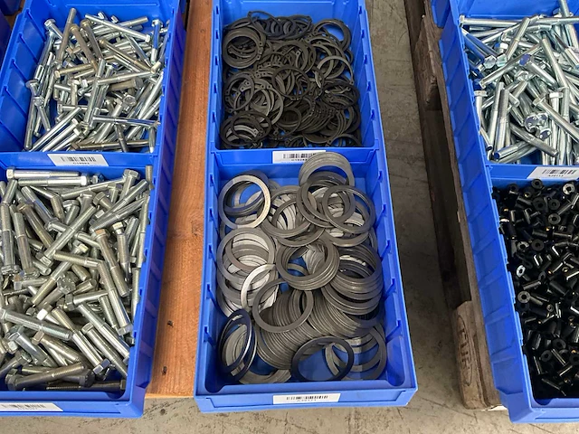 Partij bevestigingsmateriaal - afbeelding 7 van  7