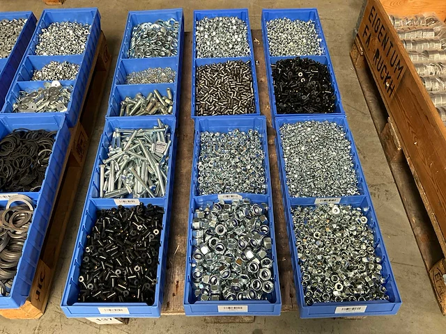 Partij bevestigingsmateriaal - afbeelding 1 van  7
