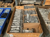 Partij bevestigingsmateriaal - afbeelding 1 van  3
