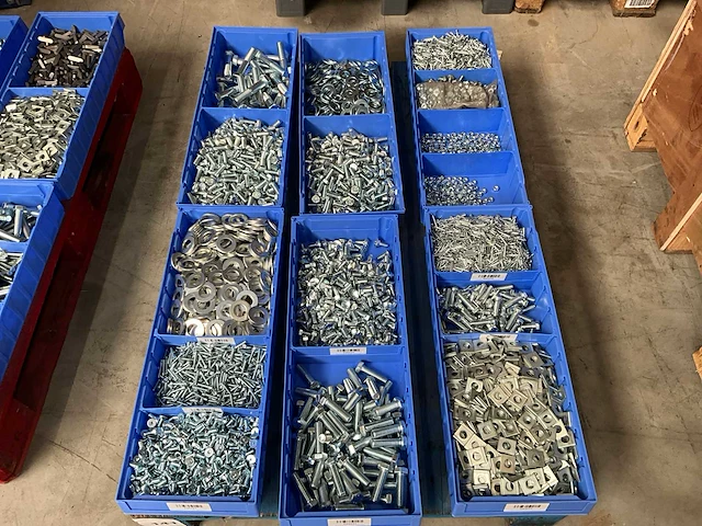 Partij bevestigingsmateriaal - afbeelding 1 van  7
