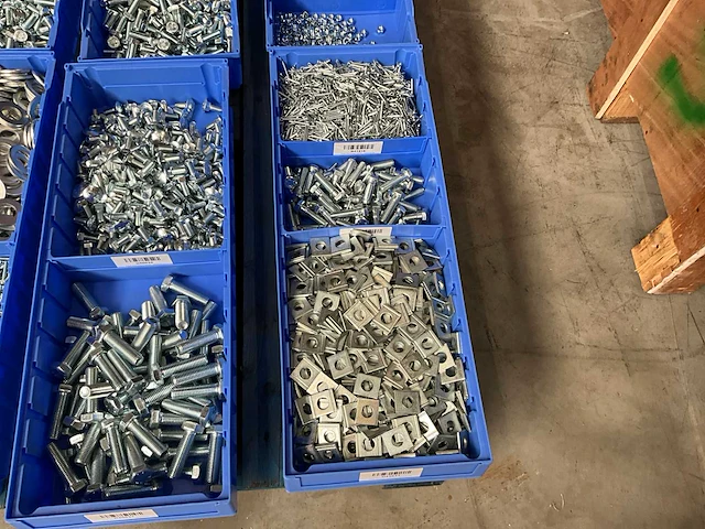 Partij bevestigingsmateriaal - afbeelding 7 van  7