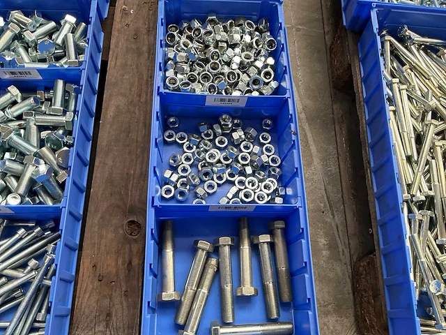 Partij bevestigingsmateriaal - afbeelding 7 van  7