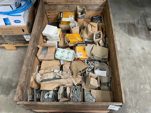 Partij bevestigingsmateriaal - afbeelding 1 van  4