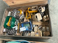 Partij bevestigingsmateriaal - afbeelding 1 van  2