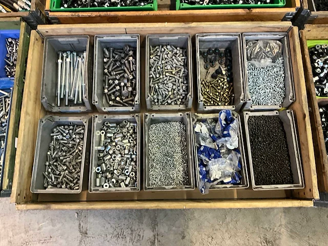 Partij bevestigingsmateriaal - afbeelding 1 van  7
