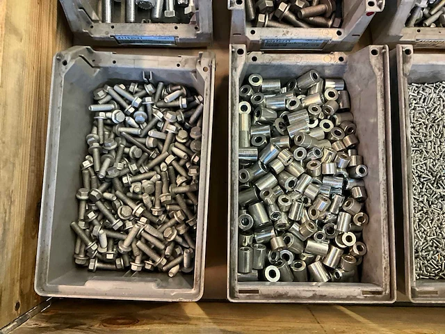 Partij bevestigingsmateriaal - afbeelding 2 van  7
