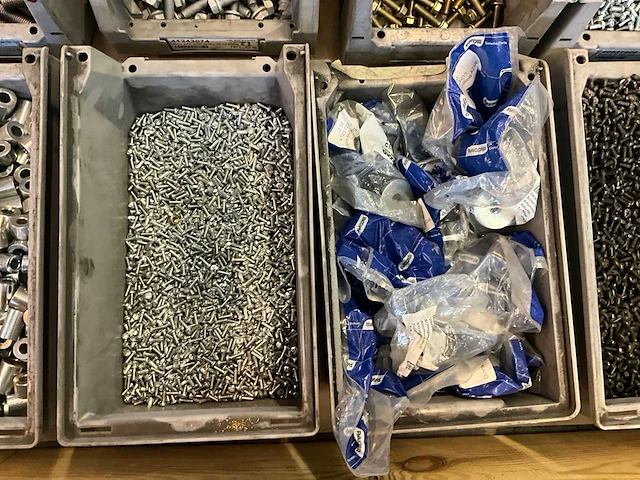 Partij bevestigingsmateriaal - afbeelding 5 van  7