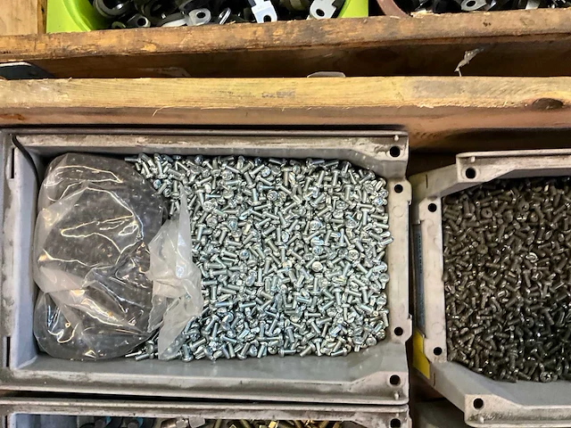 Partij bevestigingsmateriaal - afbeelding 7 van  7