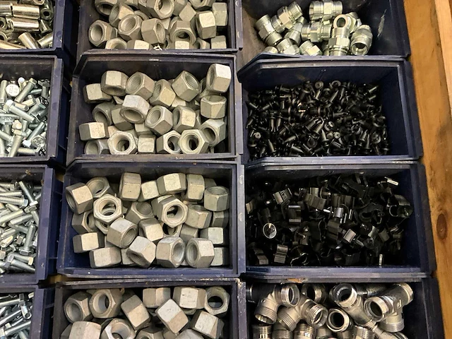 Partij bevestigingsmateriaal - afbeelding 3 van  9