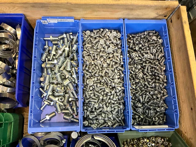 Partij bevestigingsmateriaal - afbeelding 2 van  6