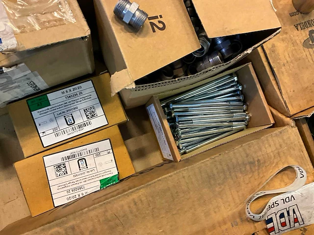 Partij bevestigingsmateriaal - afbeelding 2 van  11
