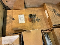 Partij bevestigingsmateriaal - afbeelding 9 van  11