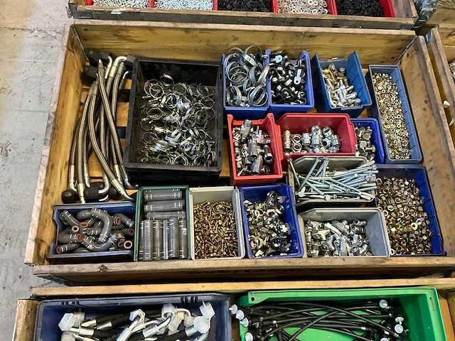 Partij bevestigingsmateriaal - afbeelding 1 van  10