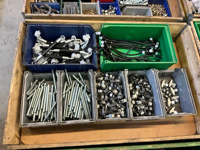 Partij bevestigingsmateriaal - afbeelding 1 van  6