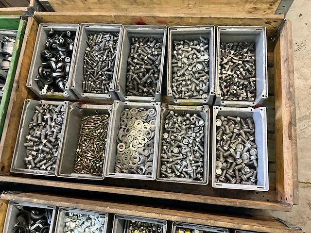 Partij bevestigingsmateriaal - afbeelding 1 van  7