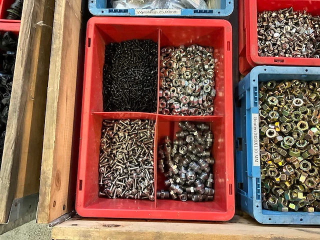 Partij bevestigingsmateriaal - afbeelding 2 van  9
