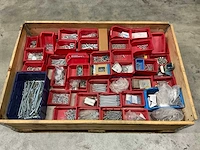 Partij bevestigingsmateriaal - afbeelding 1 van  5