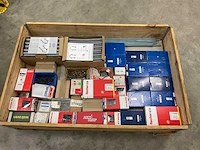 Partij bevestigingsmateriaal - afbeelding 1 van  5