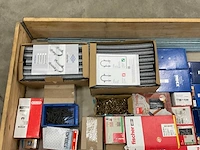 Partij bevestigingsmateriaal - afbeelding 2 van  5