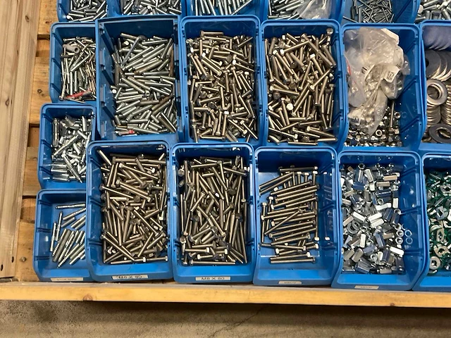 Partij bevestigingsmateriaal - afbeelding 7 van  7