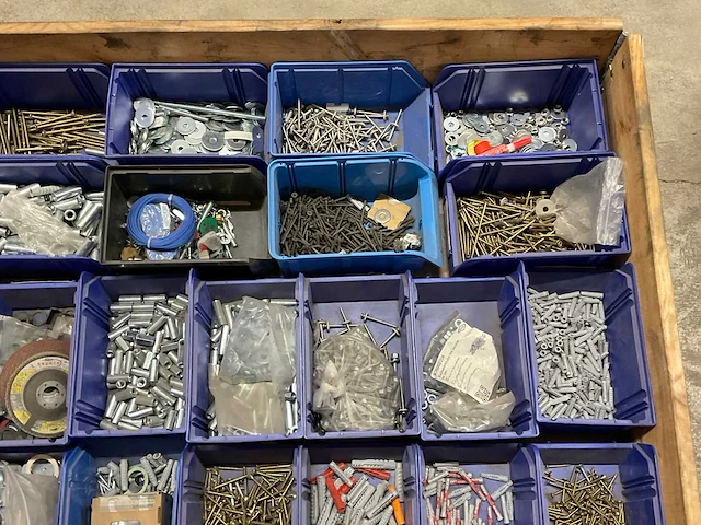 Partij bevestigingsmateriaal - afbeelding 2 van  5