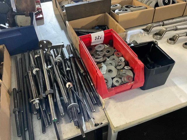 Partij bevestigingsmateriaal - afbeelding 1 van  5