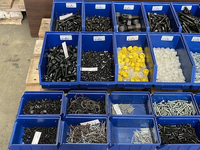 Partij bevestigingsmateriaal - afbeelding 2 van  10