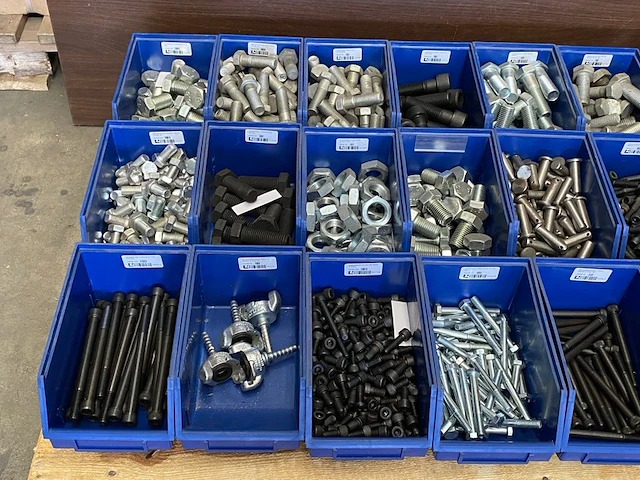 Partij bevestigingsmateriaal - afbeelding 2 van  10
