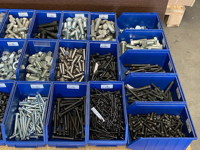 Partij bevestigingsmateriaal - afbeelding 3 van  10