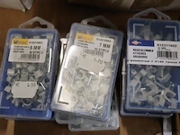 Partij bevestigingsmaterialen bestaande uit o.a. kabelbeugels & nagelklemmen - afbeelding 4 van  5