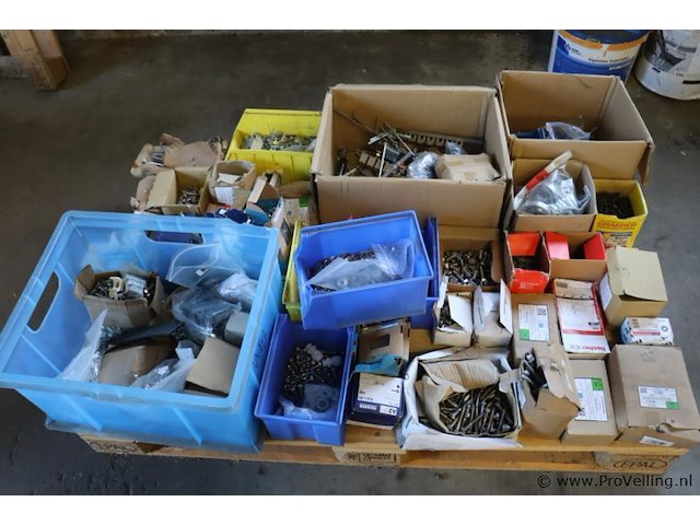 Partij bevestigingsmaterialen o.a. schroeven, bouten & moeren - afbeelding 1 van  11