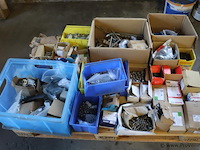Partij bevestigingsmaterialen o.a. schroeven, bouten & moeren - afbeelding 1 van  11