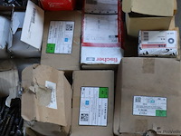 Partij bevestigingsmaterialen o.a. schroeven, bouten & moeren - afbeelding 7 van  11