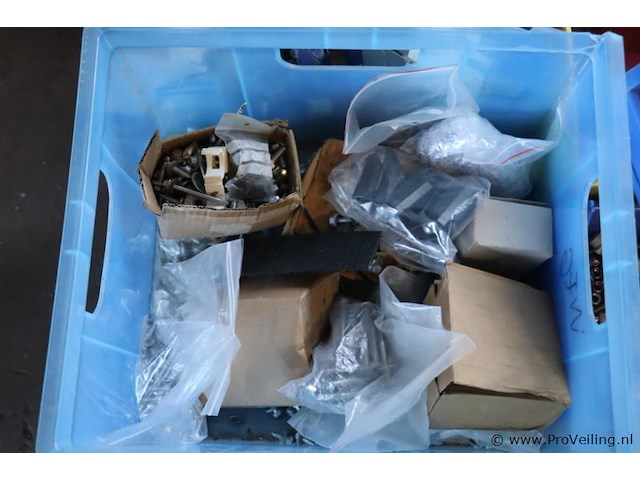 Partij bevestigingsmaterialen o.a. schroeven, bouten & moeren - afbeelding 8 van  11