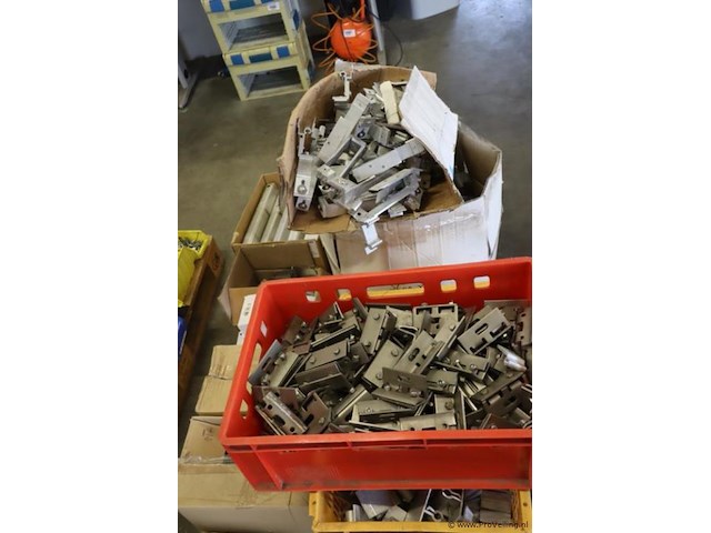 Partij bevestigingsmaterialen - afbeelding 1 van  9