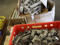 Partij bevestigingsmaterialen - afbeelding 1 van  9