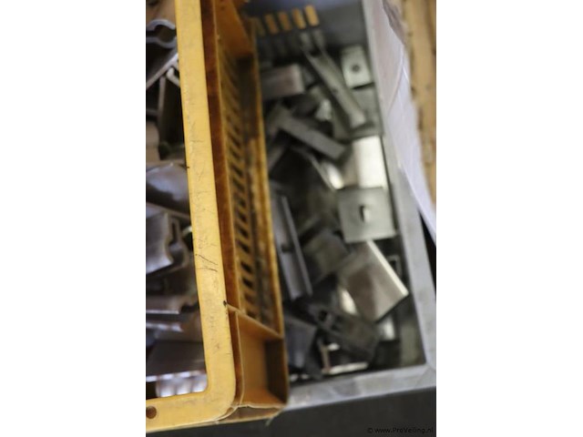 Partij bevestigingsmaterialen - afbeelding 4 van  9