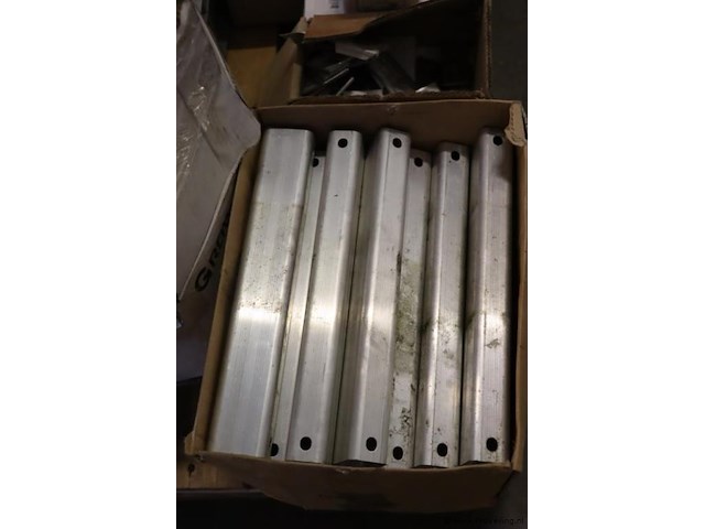 Partij bevestigingsmaterialen - afbeelding 7 van  9