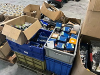 Partij bevestigingsmaterialen - afbeelding 1 van  14