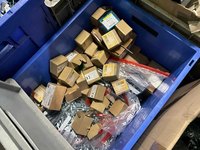 Partij bevestigingsmaterialen - afbeelding 8 van  14