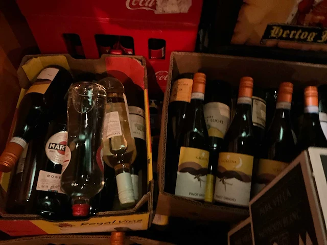 Partij bier wijn en frisdrank - afbeelding 4 van  7