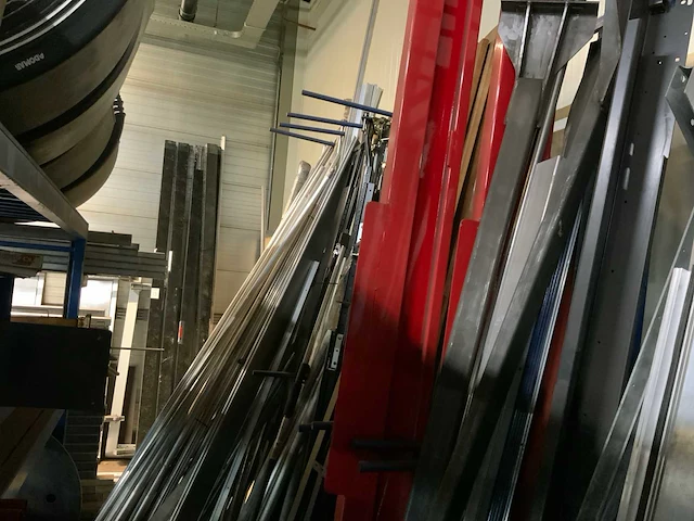 Partij bindrails, huifplanken en zijbescherming - afbeelding 8 van  19