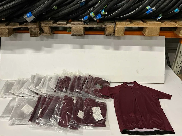 Partij bioracer/sport2x 41361(w) jerseys (35x) - afbeelding 1 van  17