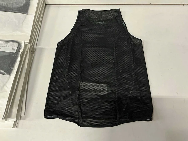 Partij bioracer/sport2x 59800 sleeveless breeze base layers (36x) - afbeelding 3 van  8